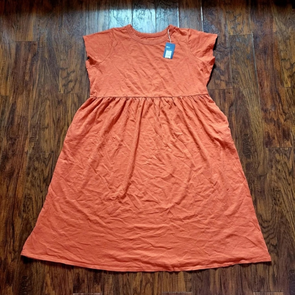 Women's new Universal Thread dress with pockets size 2XL